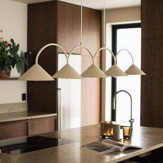 Nowoczesna beżowa lampa nad stół 5 kloszy Curve